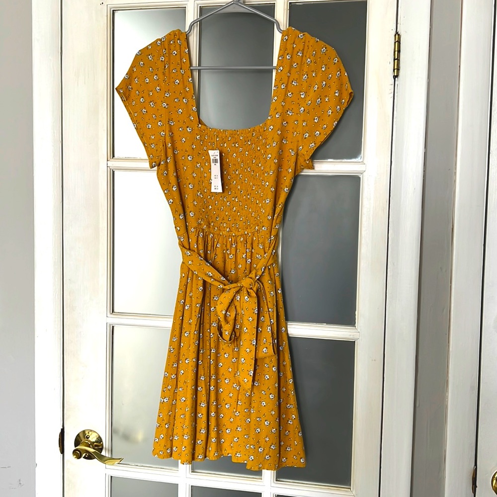 Mini sundress - Abercrombie & fitch - size small - NEW WITH TAGS (never worn).